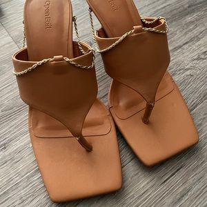 Open edit brown heeled sandal flip flops with chain size 8